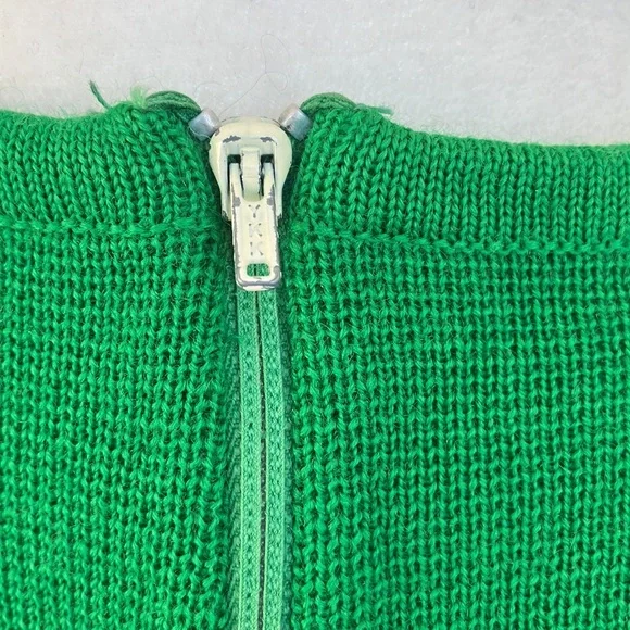 Vintage 60s 70s Kelly Green Knit Dress ☘️🍀 - Picture 6 of 6